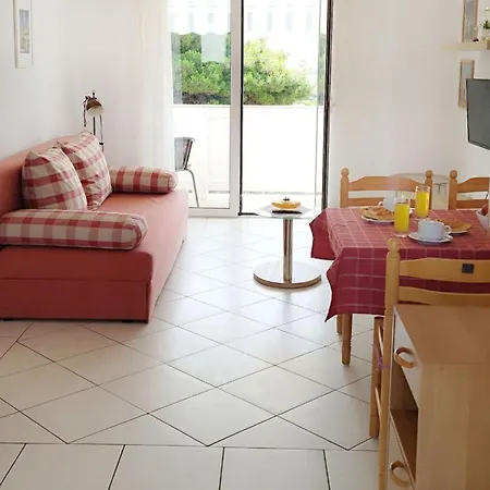 Cozy Seafront Flat On The Island Of Rab *