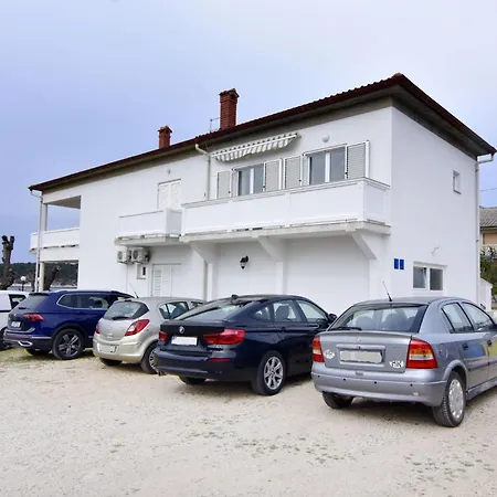 דירה Cozy Seafront Flat On The Island Of Rab