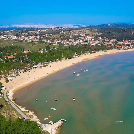 Cozy Seafront Flat On The Island Of Rab